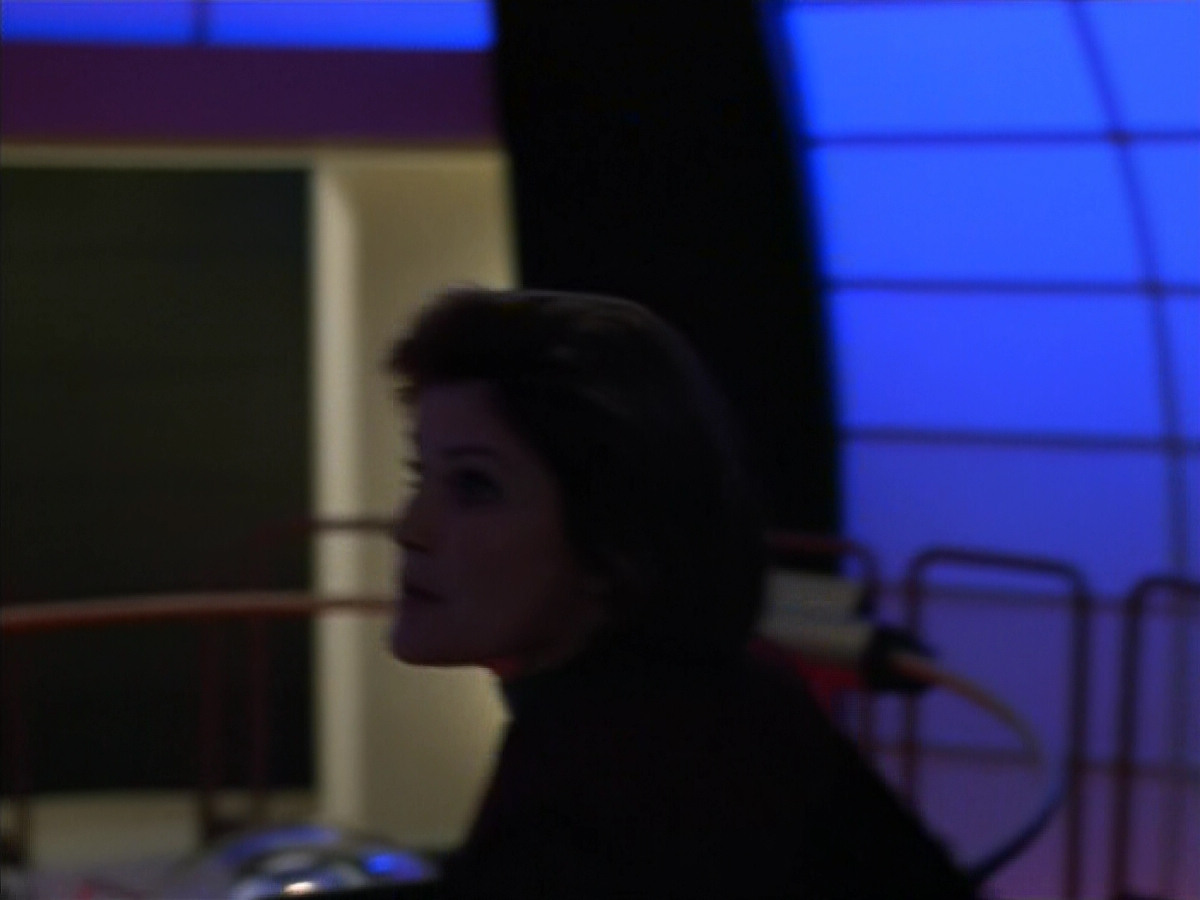 extant_StarTrek_Voyager_4x26-HopeAndFear_03427.jpg