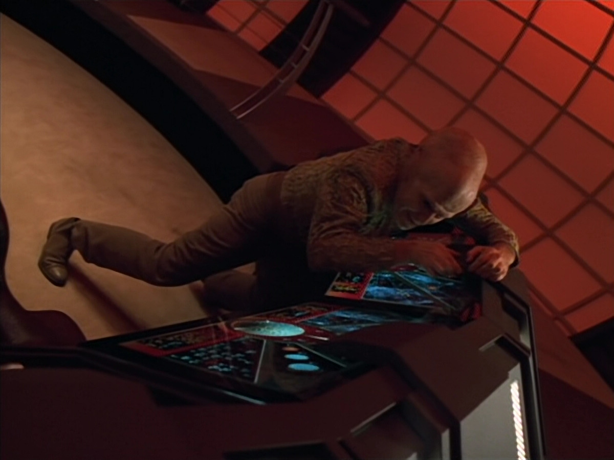 extant_StarTrek_Voyager_4x26-HopeAndFear_03466.jpg
