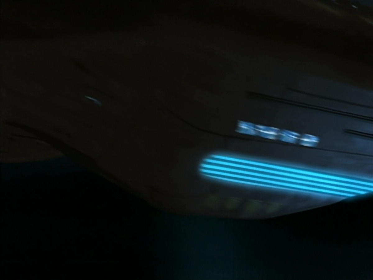 extant_StarTrek_Voyager_4x26-HopeAndFear_03479.jpg