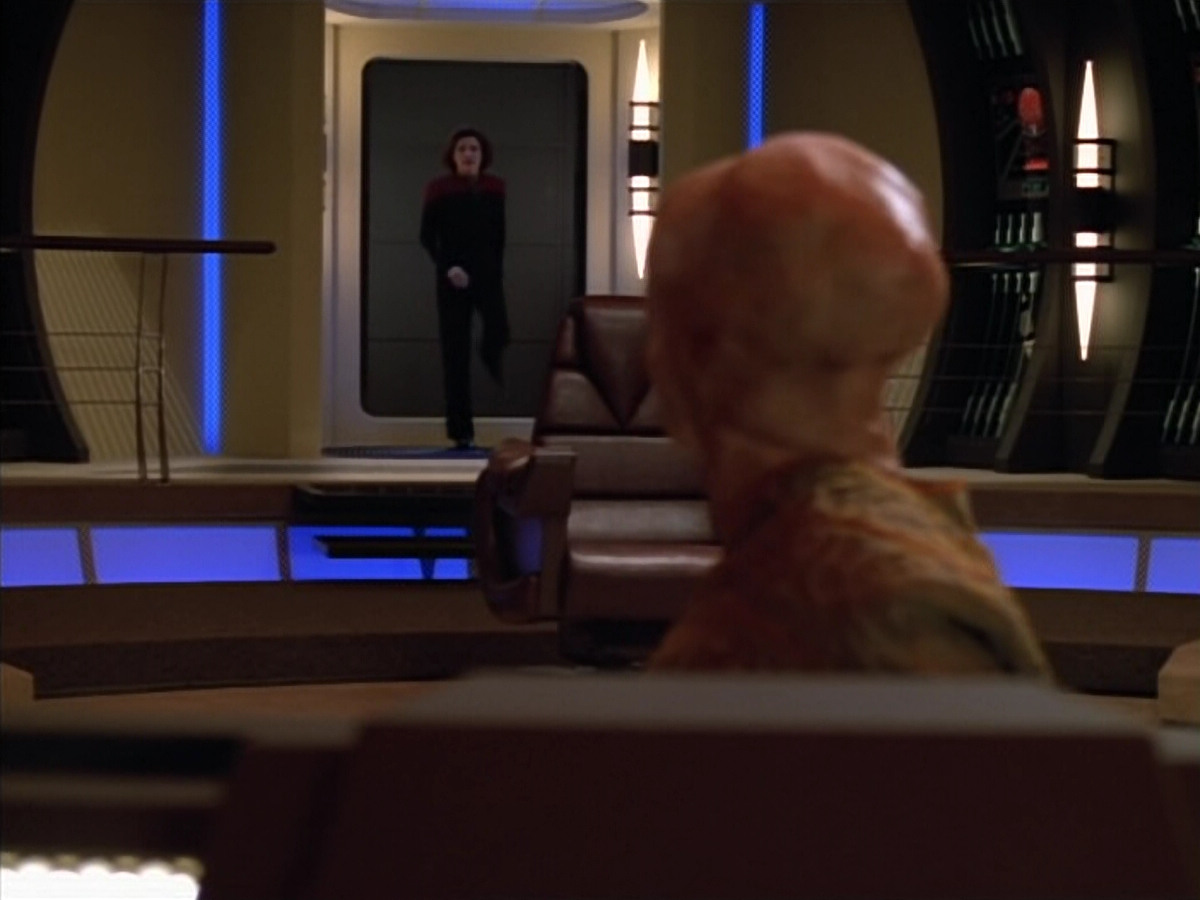 extant_StarTrek_Voyager_4x26-HopeAndFear_03493.jpg