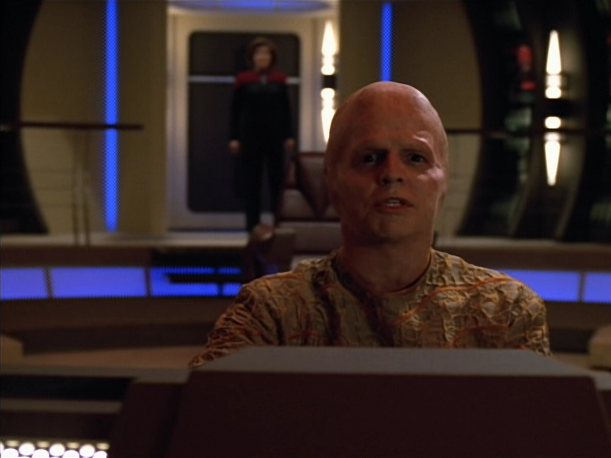 extant_StarTrek_Voyager_4x26-HopeAndFear_03503.jpg