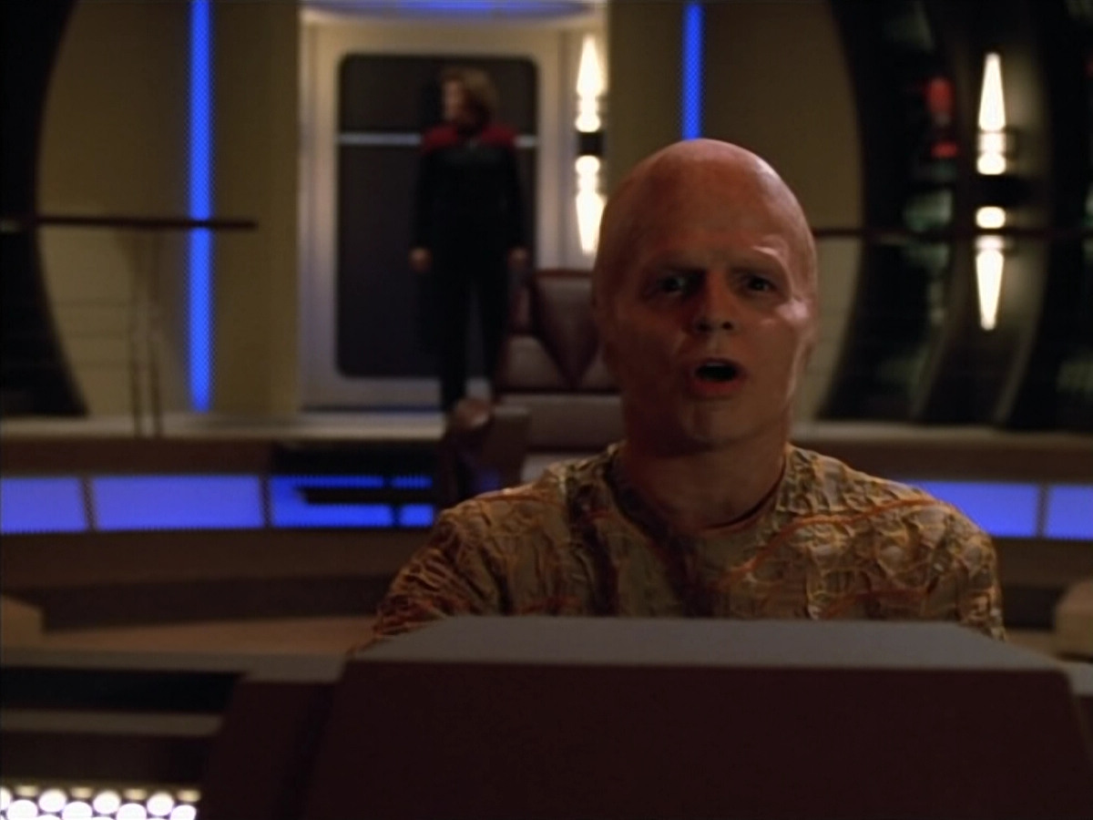 extant_StarTrek_Voyager_4x26-HopeAndFear_03504.jpg