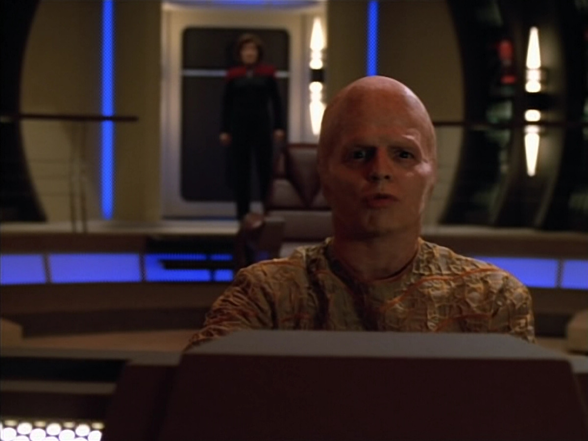 extant_StarTrek_Voyager_4x26-HopeAndFear_03506.jpg