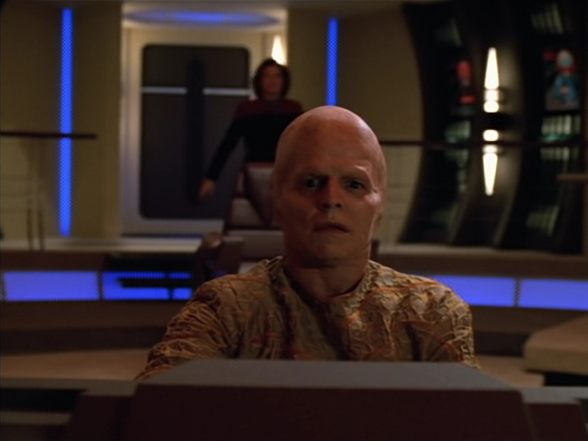 extant_StarTrek_Voyager_4x26-HopeAndFear_03518.jpg