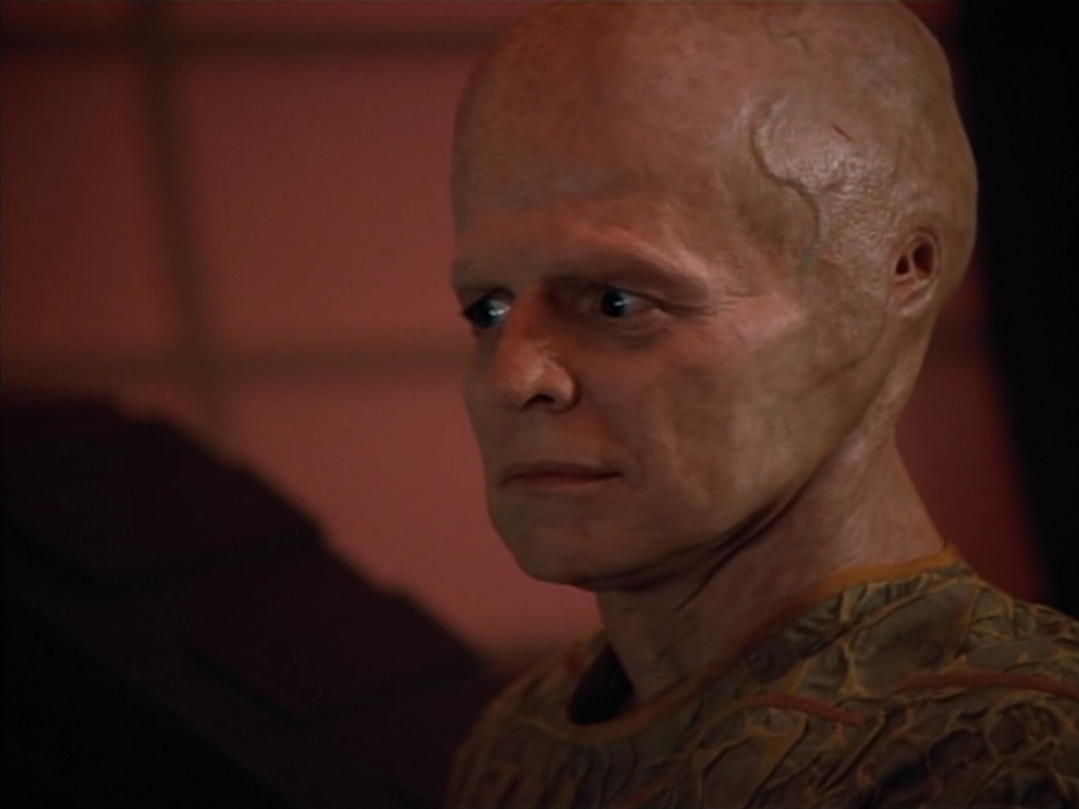 extant_StarTrek_Voyager_4x26-HopeAndFear_03547.jpg