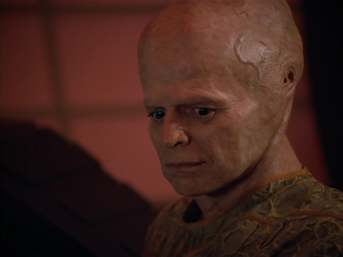 extant_StarTrek_Voyager_4x26-HopeAndFear_03549.jpg
