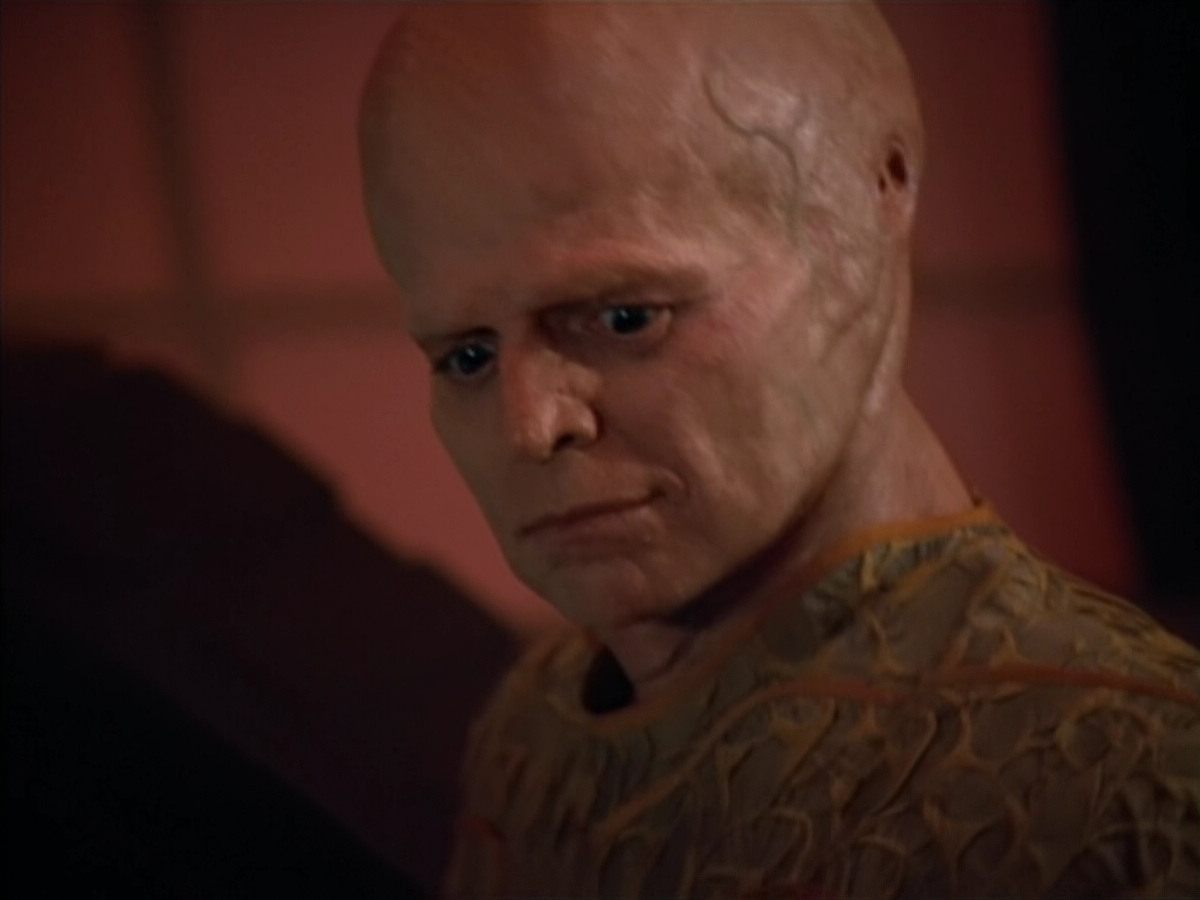 extant_StarTrek_Voyager_4x26-HopeAndFear_03550.jpg