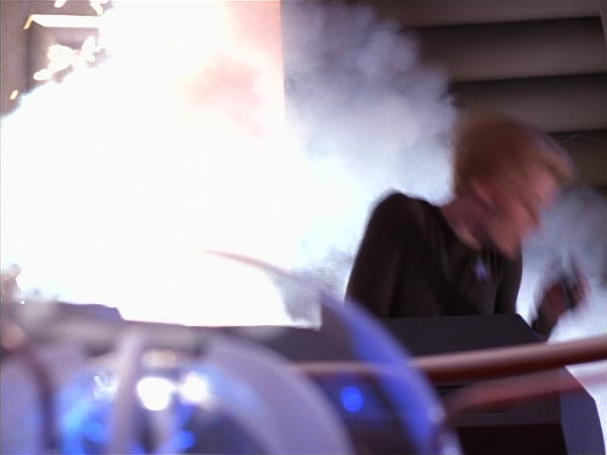 extant_StarTrek_Voyager_4x26-HopeAndFear_03555.jpg