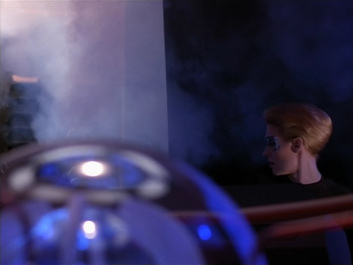 extant_StarTrek_Voyager_4x26-HopeAndFear_03557.jpg