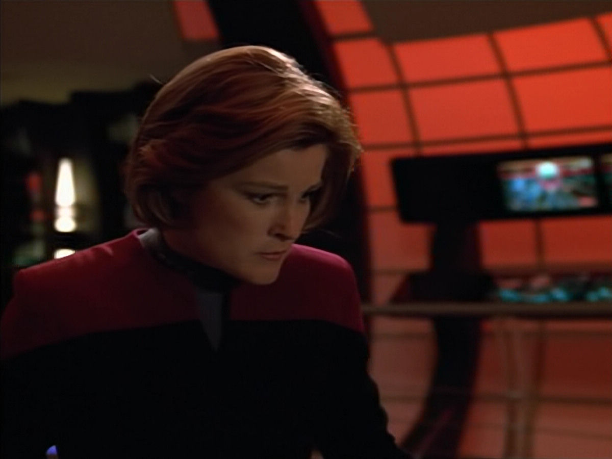 extant_StarTrek_Voyager_4x26-HopeAndFear_03568.jpg