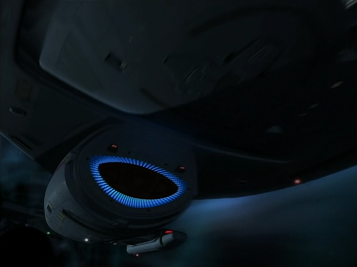 extant_StarTrek_Voyager_4x26-HopeAndFear_03580.jpg