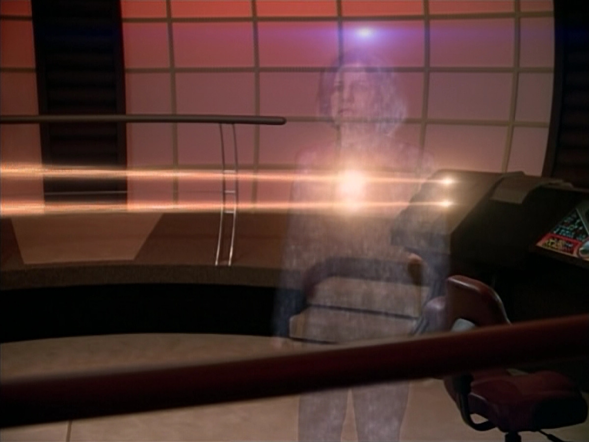 extant_StarTrek_Voyager_4x26-HopeAndFear_03623.jpg