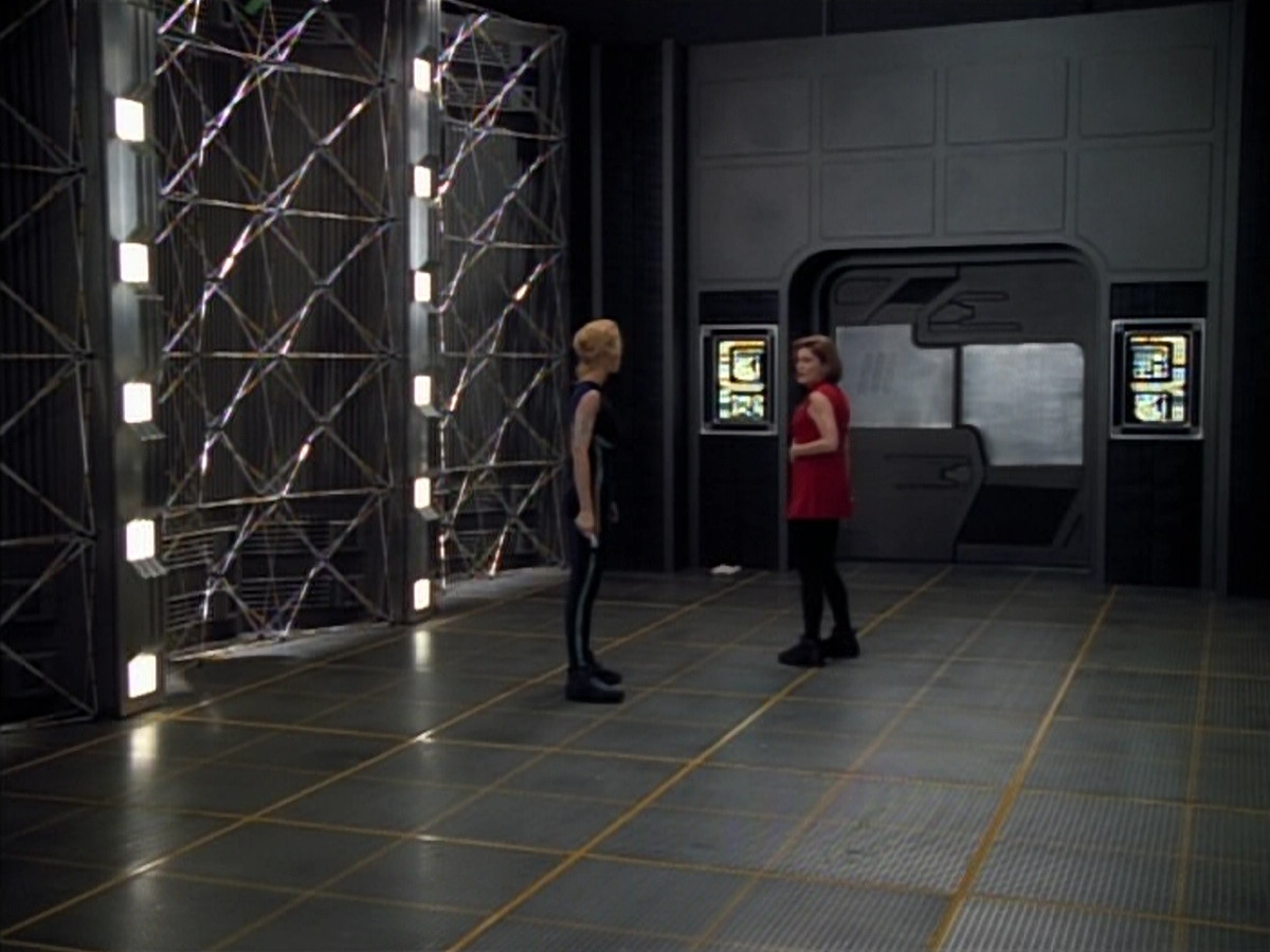 extant_StarTrek_Voyager_4x26-HopeAndFear_03715.jpg