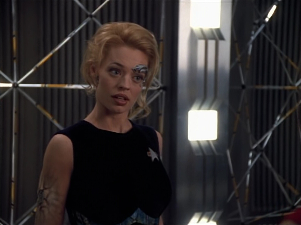 extant_StarTrek_Voyager_4x26-HopeAndFear_03725.jpg