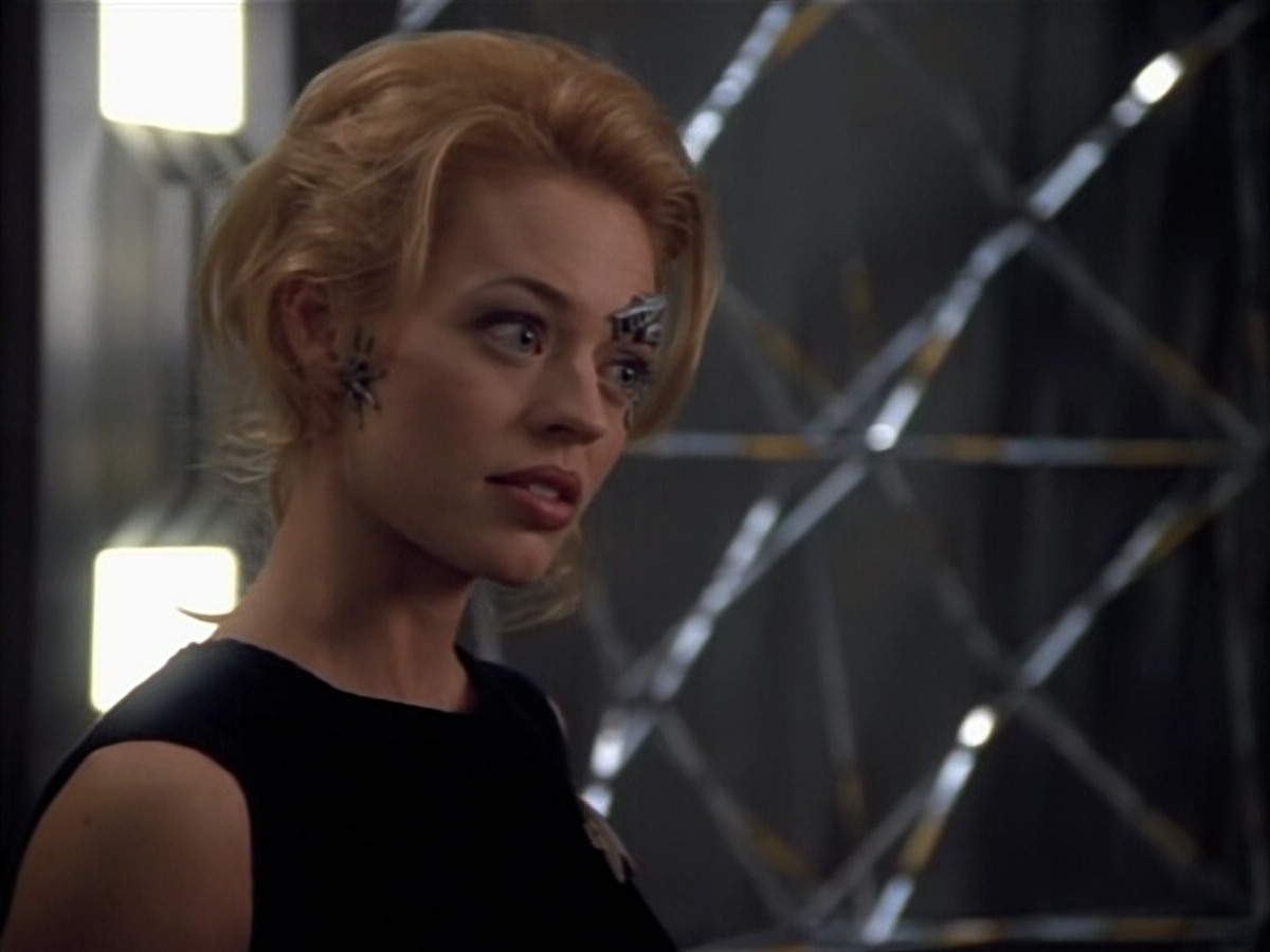 extant_StarTrek_Voyager_4x26-HopeAndFear_03730.jpg