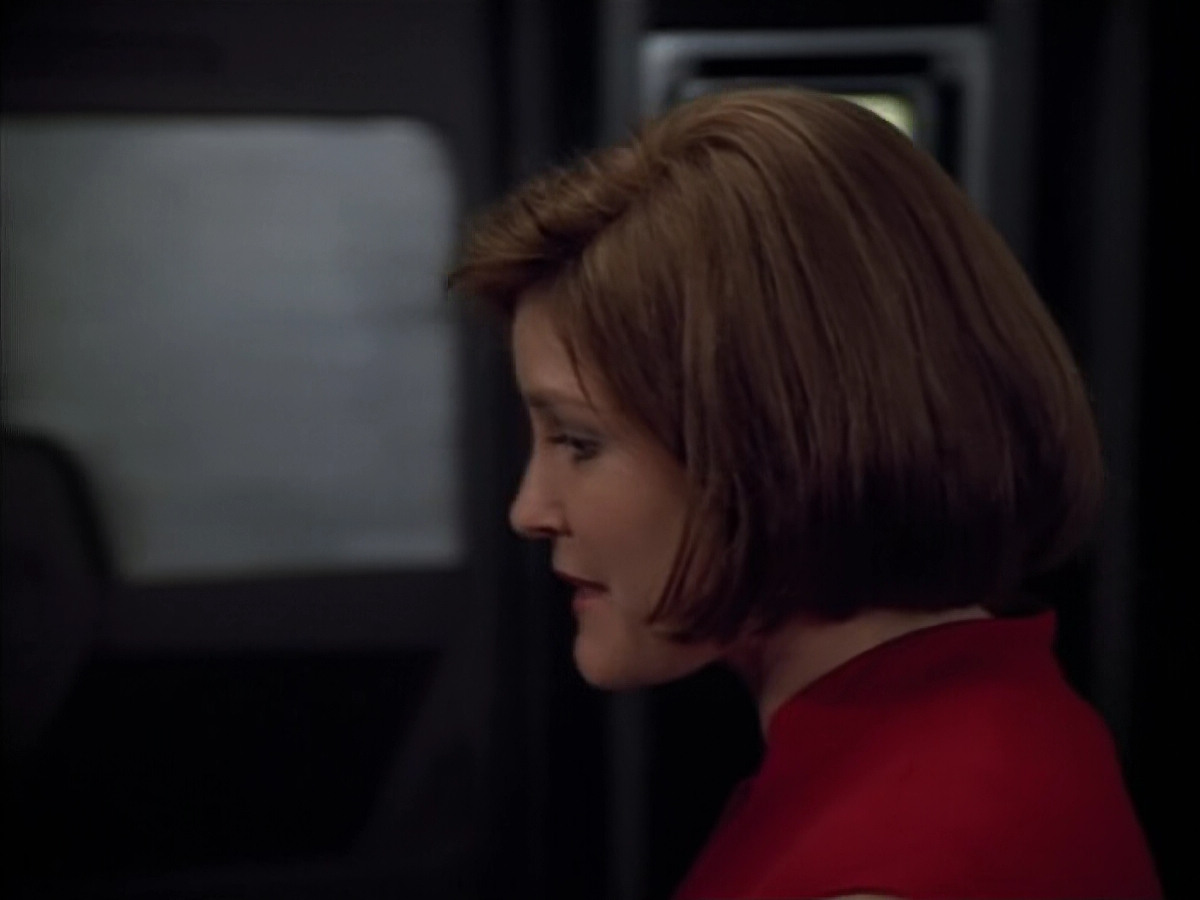 extant_StarTrek_Voyager_4x26-HopeAndFear_03747.jpg