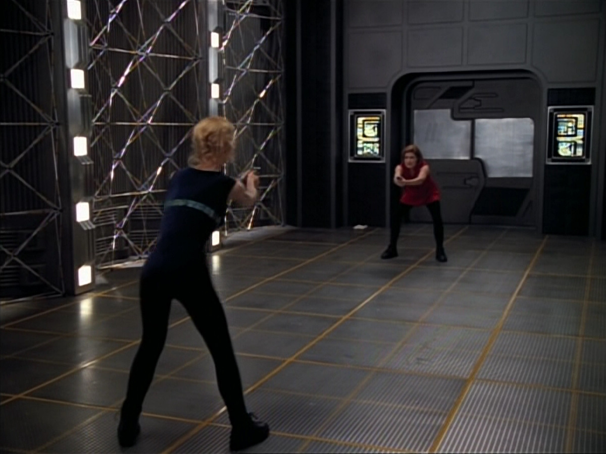 extant_StarTrek_Voyager_4x26-HopeAndFear_03810.jpg