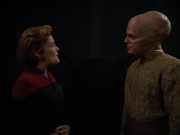 extant_StarTrek_Voyager_4x26-HopeAndFear_00523.jpg
