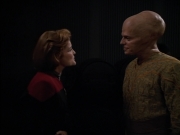 extant_StarTrek_Voyager_4x26-HopeAndFear_00524.jpg