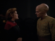 extant_StarTrek_Voyager_4x26-HopeAndFear_00526.jpg