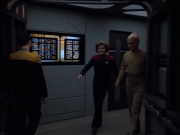 extant_StarTrek_Voyager_4x26-HopeAndFear_00542.jpg