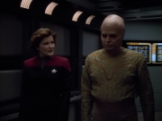 extant_StarTrek_Voyager_4x26-HopeAndFear_00548.jpg