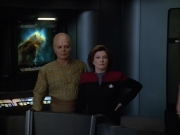 extant_StarTrek_Voyager_4x26-HopeAndFear_00741.jpg