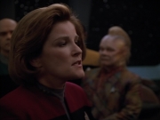 extant_StarTrek_Voyager_4x26-HopeAndFear_01375.jpg