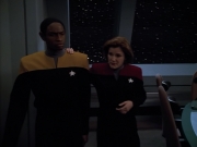 extant_StarTrek_Voyager_4x26-HopeAndFear_01516.jpg