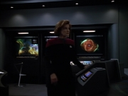 extant_StarTrek_Voyager_4x26-HopeAndFear_01949.jpg
