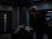 extant_StarTrek_Voyager_4x26-HopeAndFear_01952.jpg