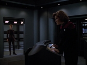 extant_StarTrek_Voyager_4x26-HopeAndFear_01958.jpg