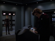 extant_StarTrek_Voyager_4x26-HopeAndFear_01959.jpg