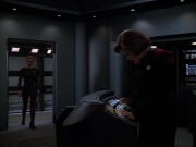 extant_StarTrek_Voyager_4x26-HopeAndFear_01962.jpg