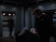 extant_StarTrek_Voyager_4x26-HopeAndFear_01963.jpg