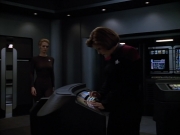 extant_StarTrek_Voyager_4x26-HopeAndFear_01965.jpg