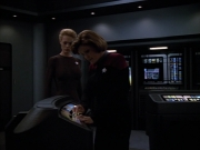 extant_StarTrek_Voyager_4x26-HopeAndFear_01969.jpg