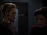 extant_StarTrek_Voyager_4x26-HopeAndFear_02002.jpg