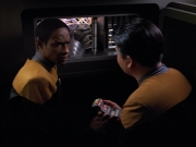 extant_StarTrek_Voyager_4x26-HopeAndFear_02376.jpg