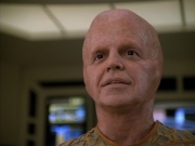 extant_StarTrek_Voyager_4x26-HopeAndFear_02477.jpg