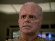 extant_StarTrek_Voyager_4x26-HopeAndFear_02513.jpg