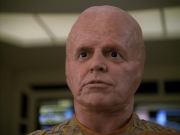 extant_StarTrek_Voyager_4x26-HopeAndFear_02518.jpg