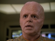extant_StarTrek_Voyager_4x26-HopeAndFear_02520.jpg