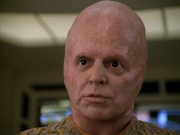 extant_StarTrek_Voyager_4x26-HopeAndFear_02521.jpg
