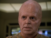 extant_StarTrek_Voyager_4x26-HopeAndFear_02524.jpg