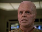 extant_StarTrek_Voyager_4x26-HopeAndFear_02534.jpg