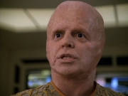 extant_StarTrek_Voyager_4x26-HopeAndFear_02540.jpg