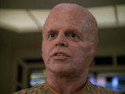 extant_StarTrek_Voyager_4x26-HopeAndFear_02552.jpg