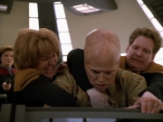 extant_StarTrek_Voyager_4x26-HopeAndFear_02582.jpg