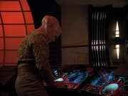 extant_StarTrek_Voyager_4x26-HopeAndFear_02617.jpg